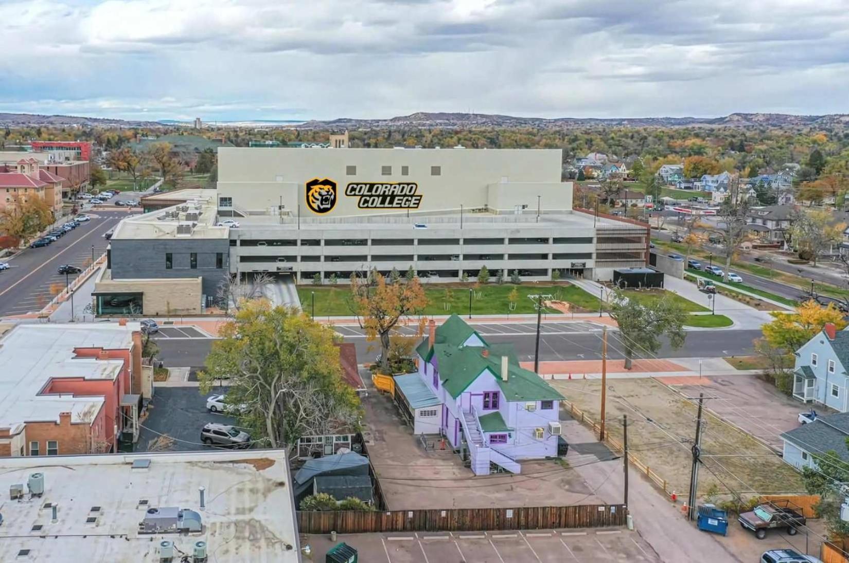 Tiger Lair Walk To Cc Historic Downtown Cos 4Br Villa Colorado Springs Exterior photo