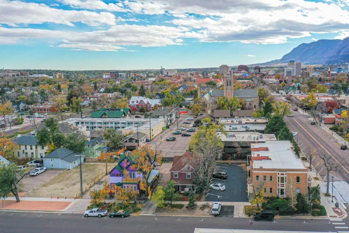 Tiger Lair Walk To Cc Historic Downtown Cos 4Br Villa Colorado Springs Exterior photo